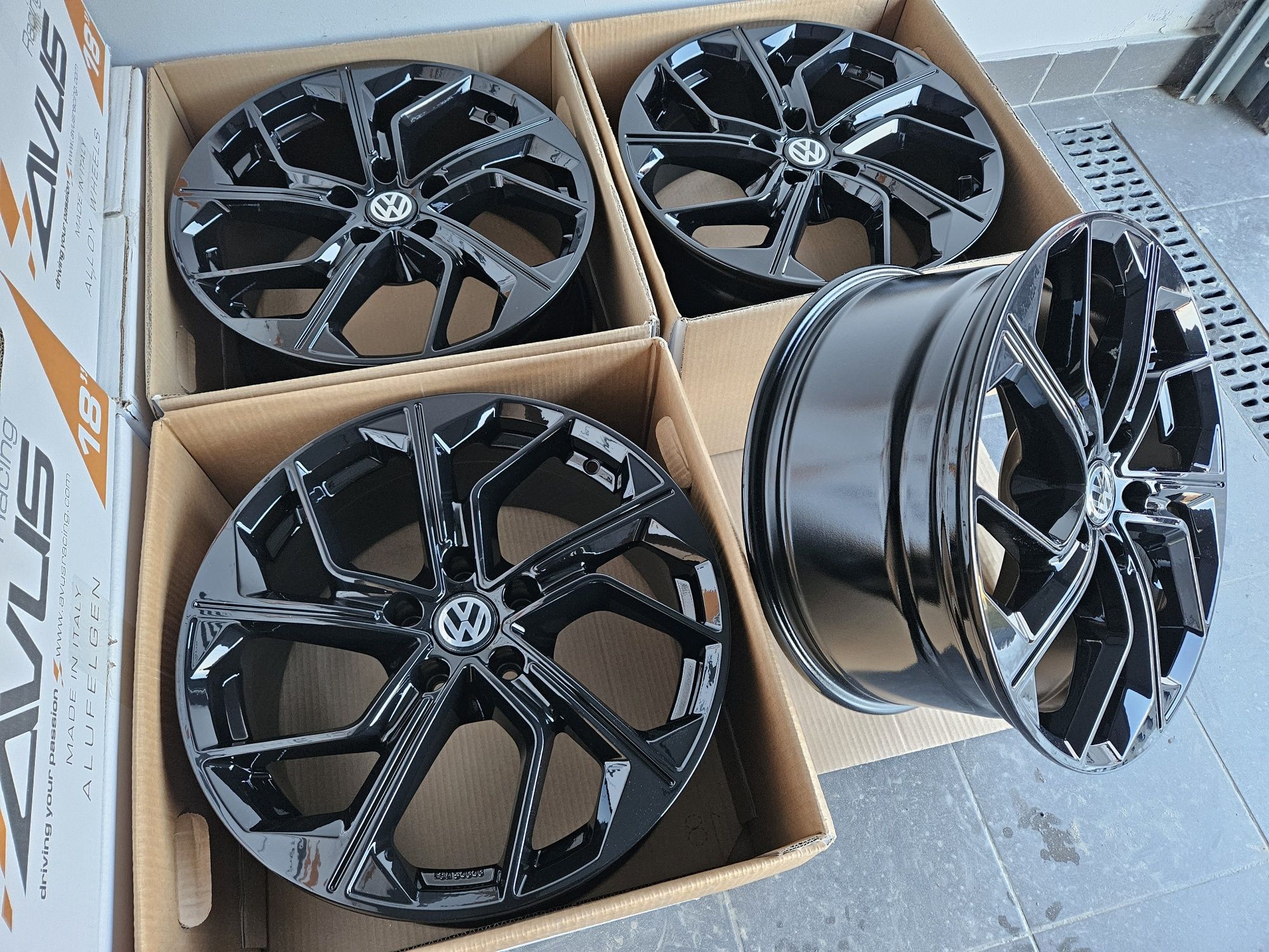 VW 18 " Nowe 5x112 Passat B7 B8 Alltrack Arteon Scirocco Felgi Czarne