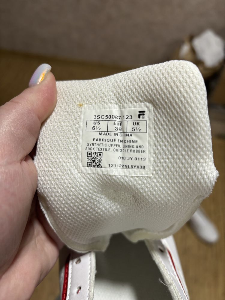 Продам джордани на розмір 39