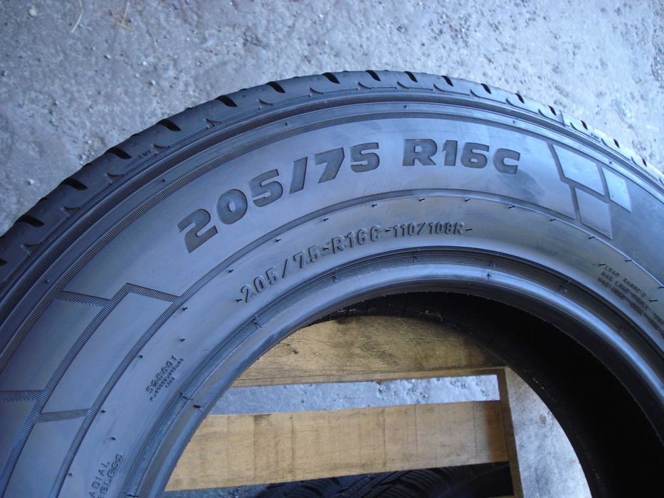 Pirelli Carrier  205/75 r 16 C  2 - sztuki letnie 2022 rok
