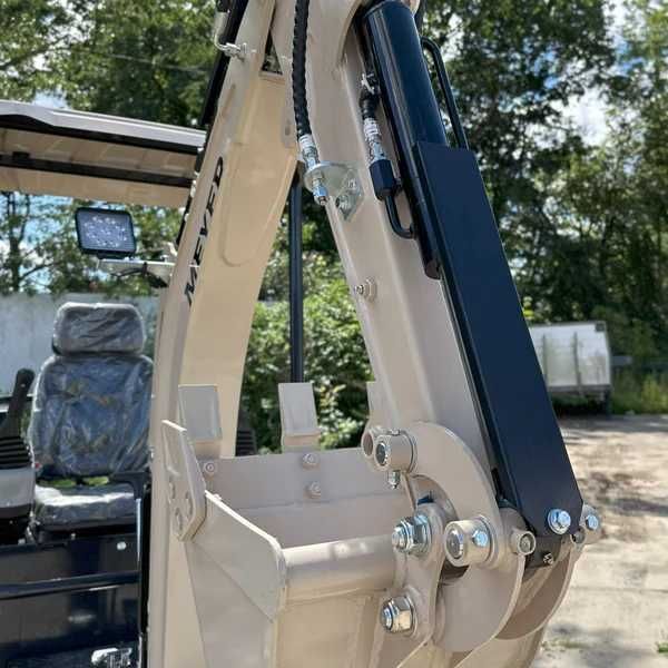 Minikoparka MEYER EX15 - 1500 KG - LEASNIG