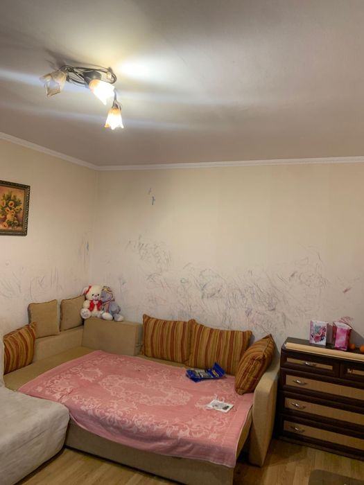 Продам 1 кімнатну в центрі Ріхтера