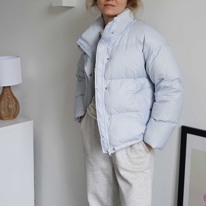 Об’ємний стьобаний пуховик у ніжних пастельних відтінках