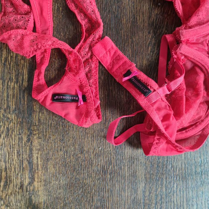 Zmysłowy komplet Passionata - koronkowy biustonosz i stringi r.S