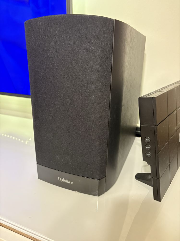 Colunas Hi-Fi Definitive Technology