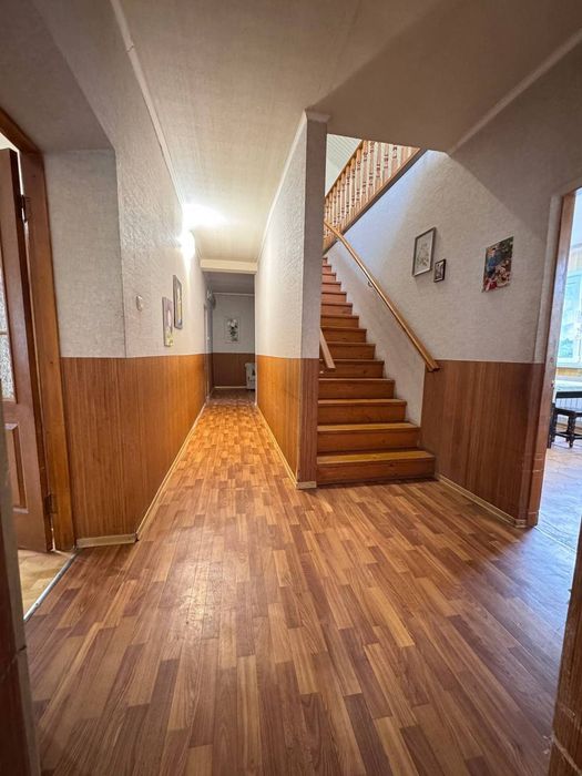 Продам 2х этажний дом в Подгороднем