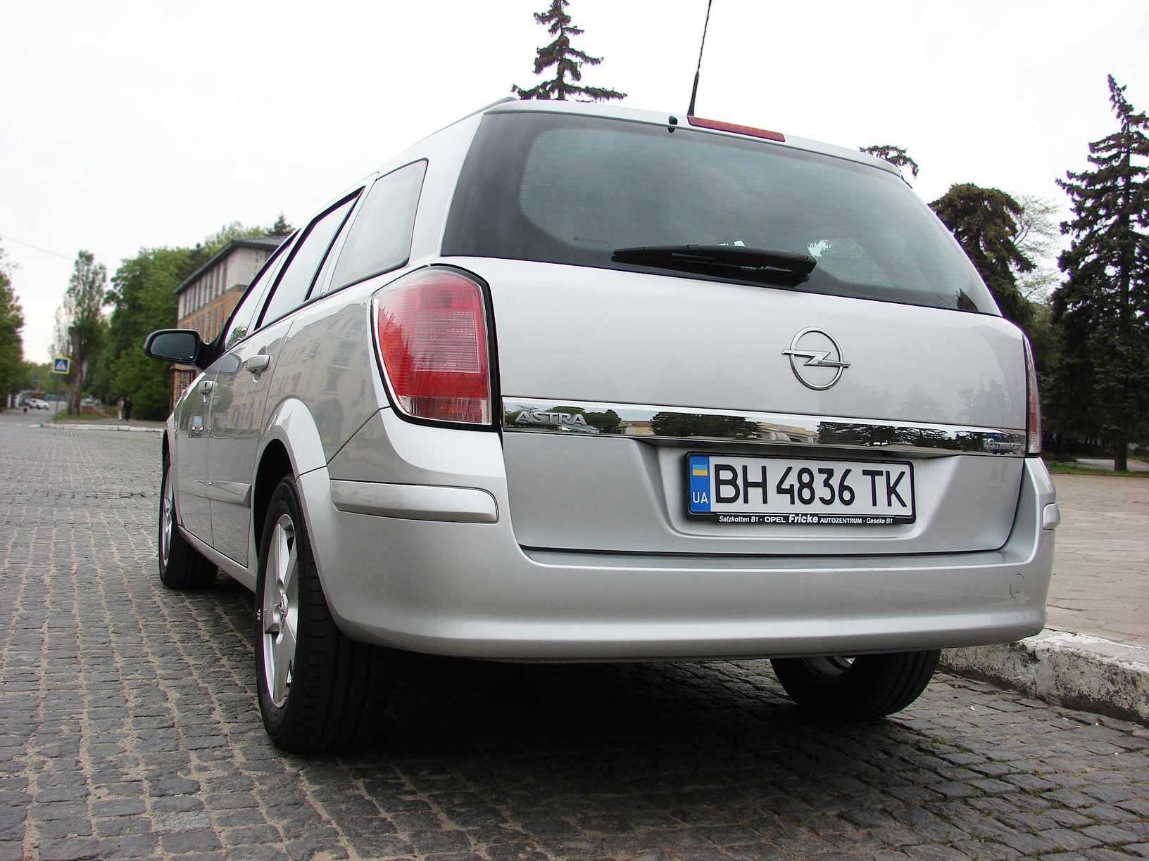 Свежепригнанная Opel Astra H 1.6 бензин 2006 г.в. (без подкрасов)