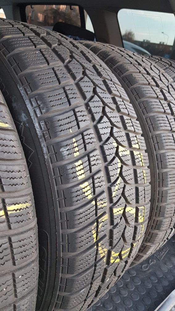 Opony zimowe 235/55 r17 103V XL