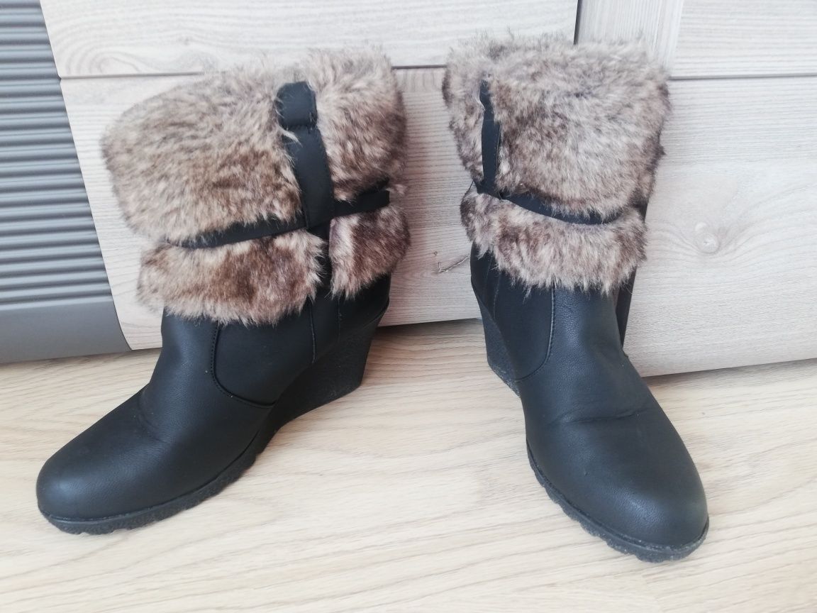 Buty kozaki czarne z futerkiem Jumex r. 39