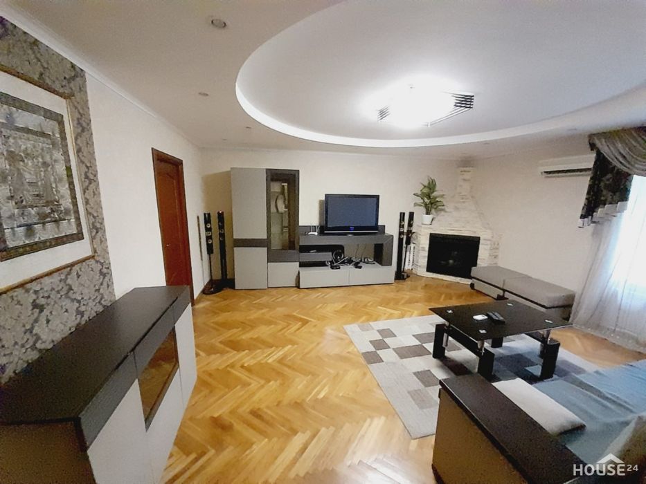 Сдается 2-ух комнотная квартира ПОСУТОЧНО, просторная современная