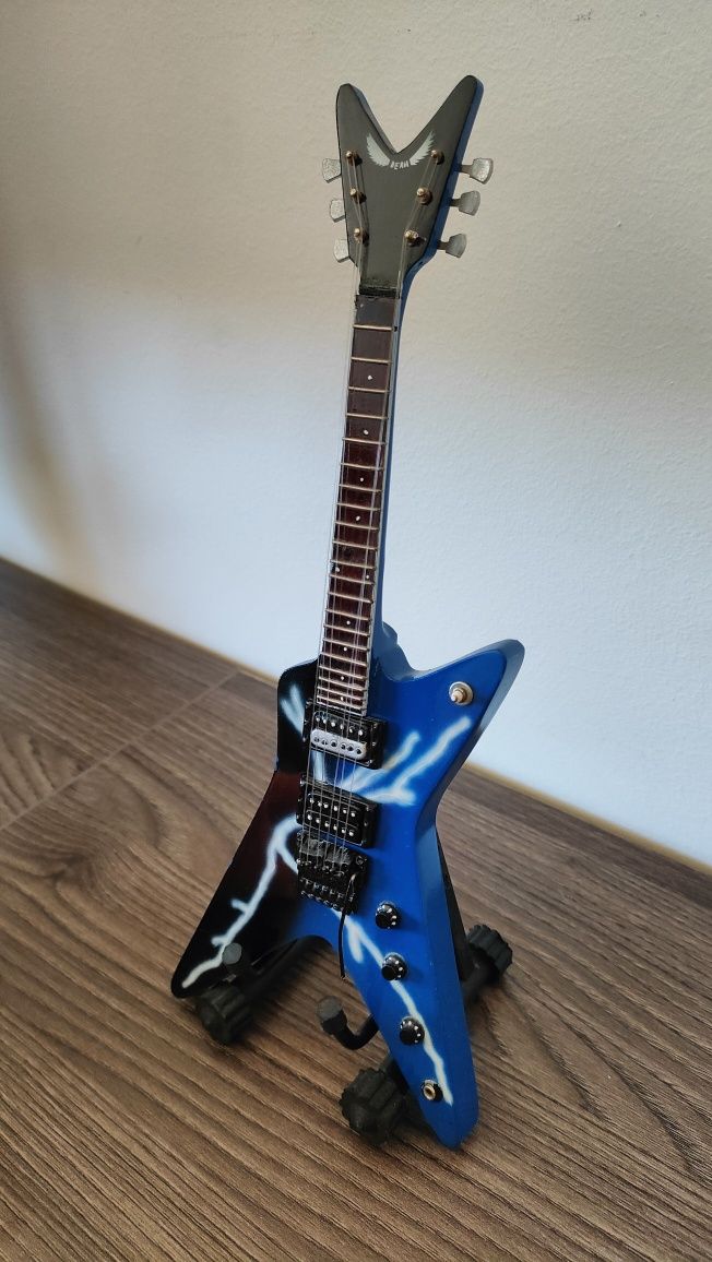 Guitarra Miniatura Pantera
