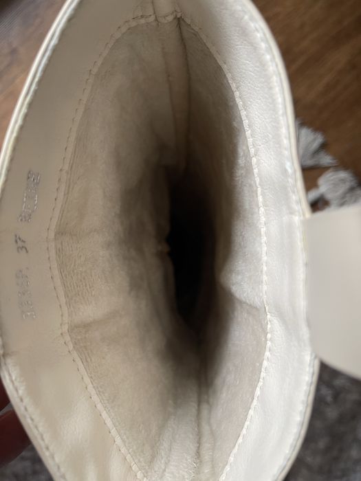 Базові високі чоботи бежевого кольору, 37 розмір