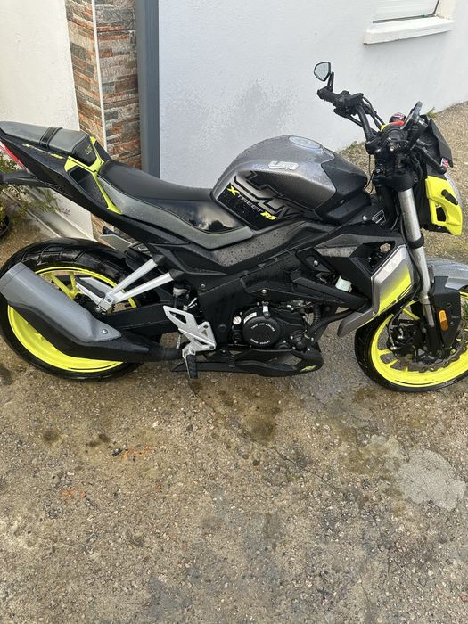 UM xtreet 125 rs