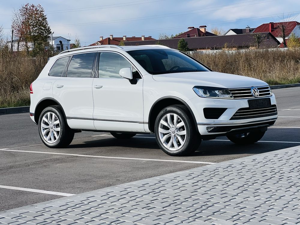 Продам свій Volkswagen Touareg FL 3.0TDI