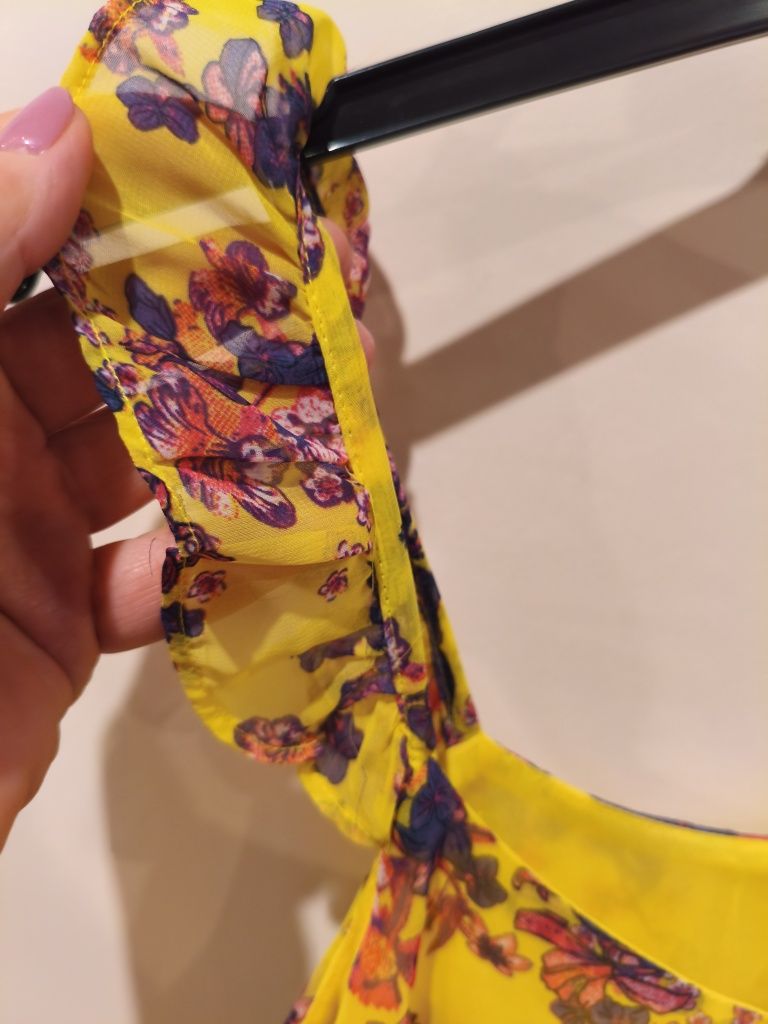 Żółta sukienka na ramiączkach z falbanką roz. L-XL