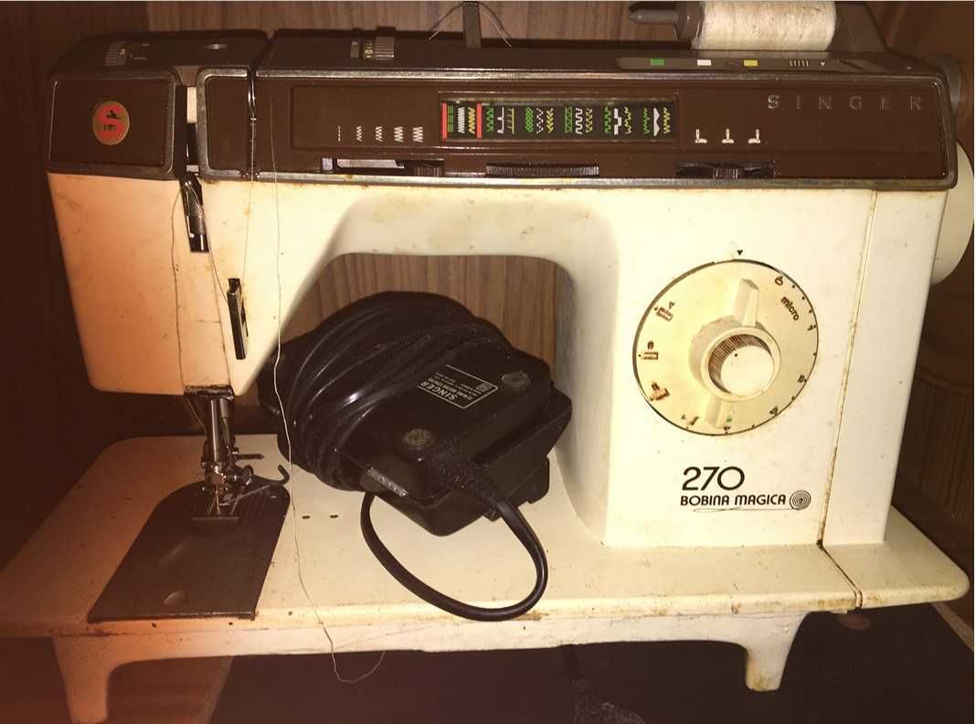 máquina de costura singer, com móvel