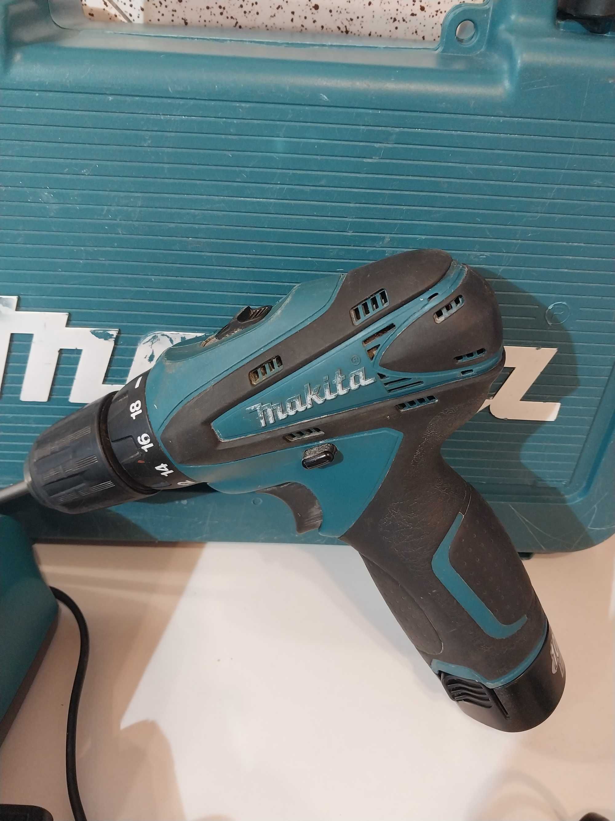 шуруповерт аккумуляторный makita DF330D