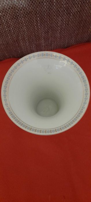 Porcelanowy wazon sygnowany Kaiser