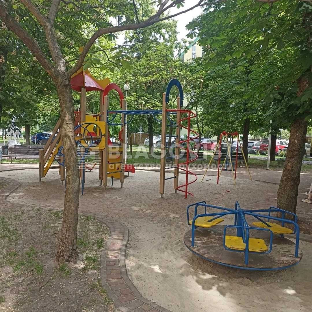 Продаж 1к Регенераторна, 4 ЖК Комфорт Таун  м. Дарниця Русанівка