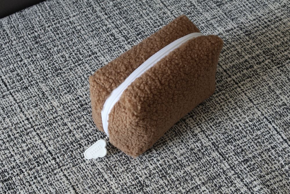 Bolsa Cosméticos Summer Fridays Cloud Pouch – PORTES INCLUÍDOS