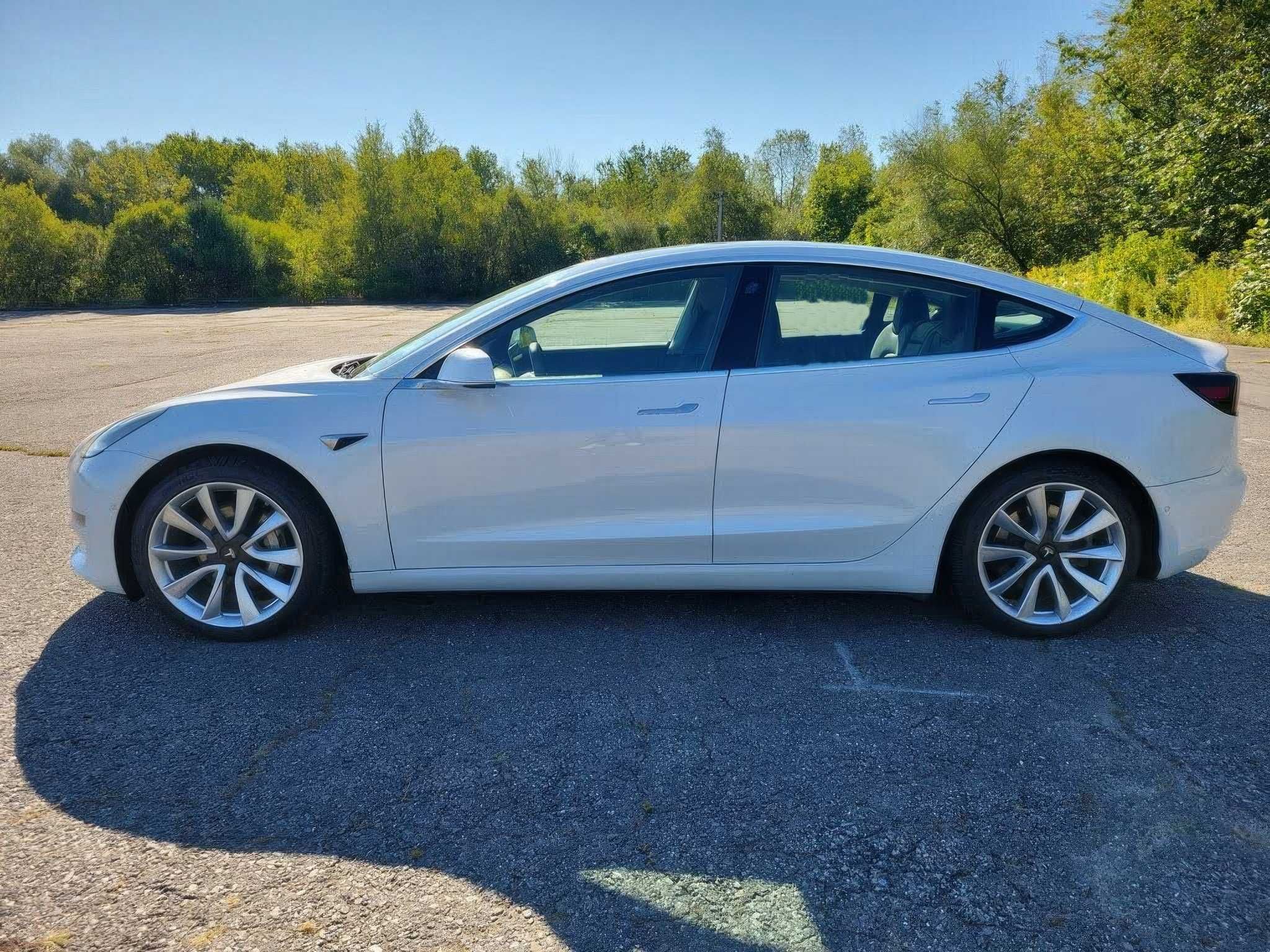 2020 Tesla Model 3 Long Range