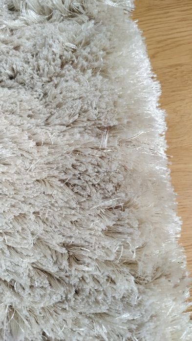 Tapete premium de pêlo extra longo bege brilhante