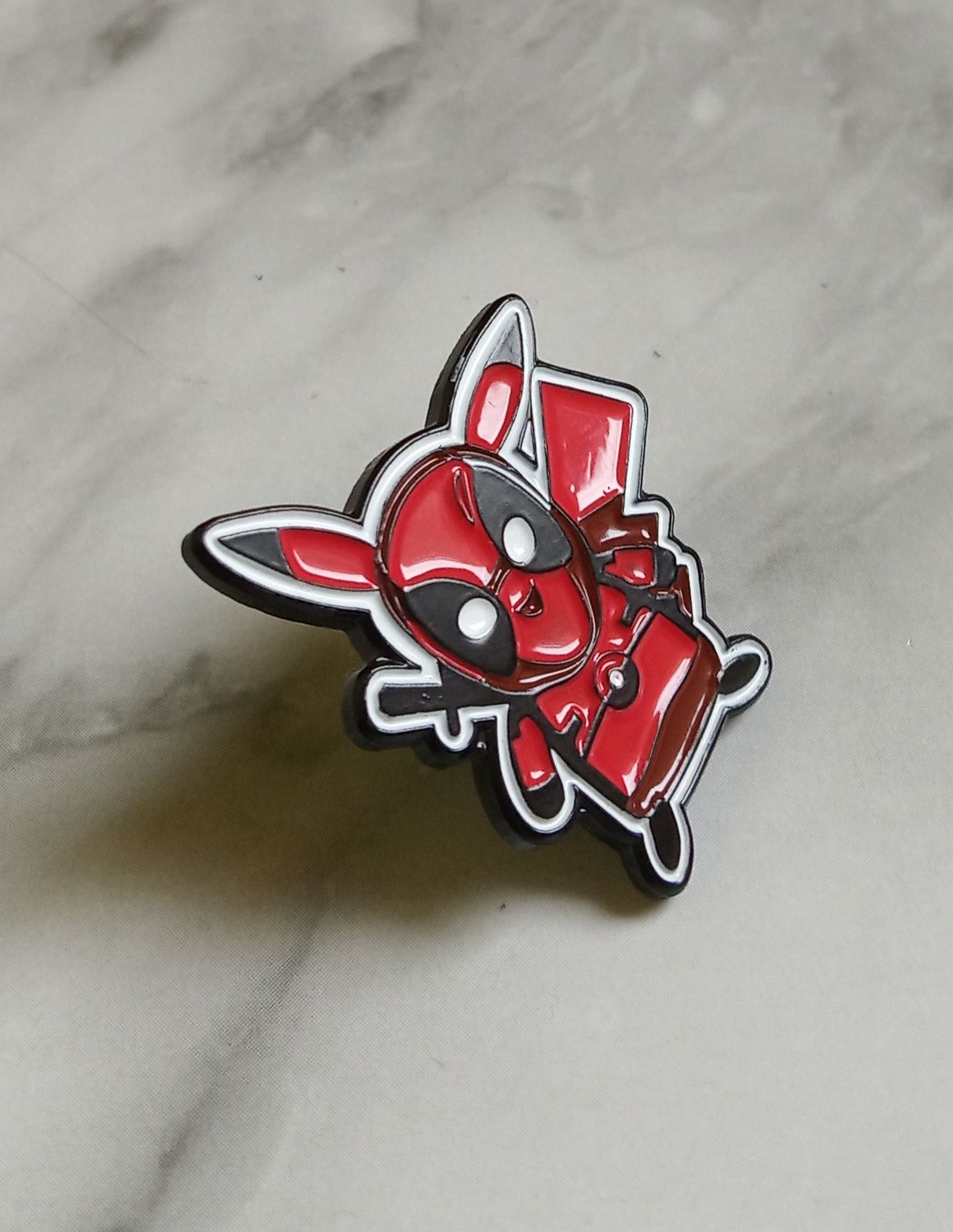 pin Pokemon Pikachu Deadpool Marvel przypinka broszka