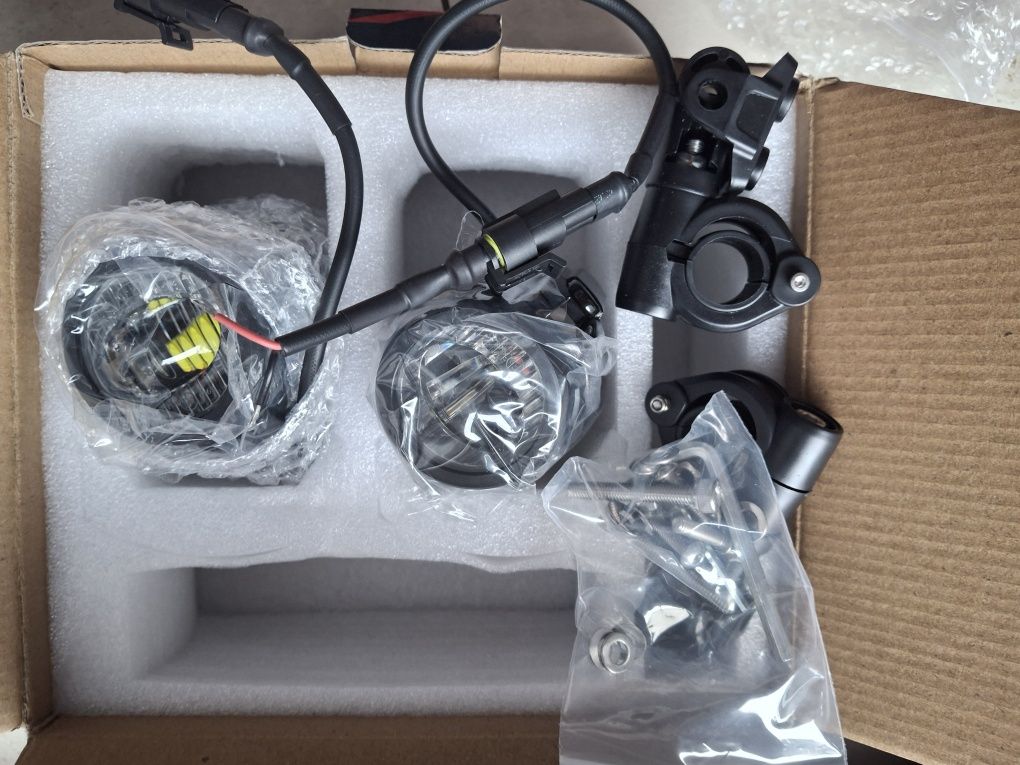 Halogeny motocyklowe led 12-24