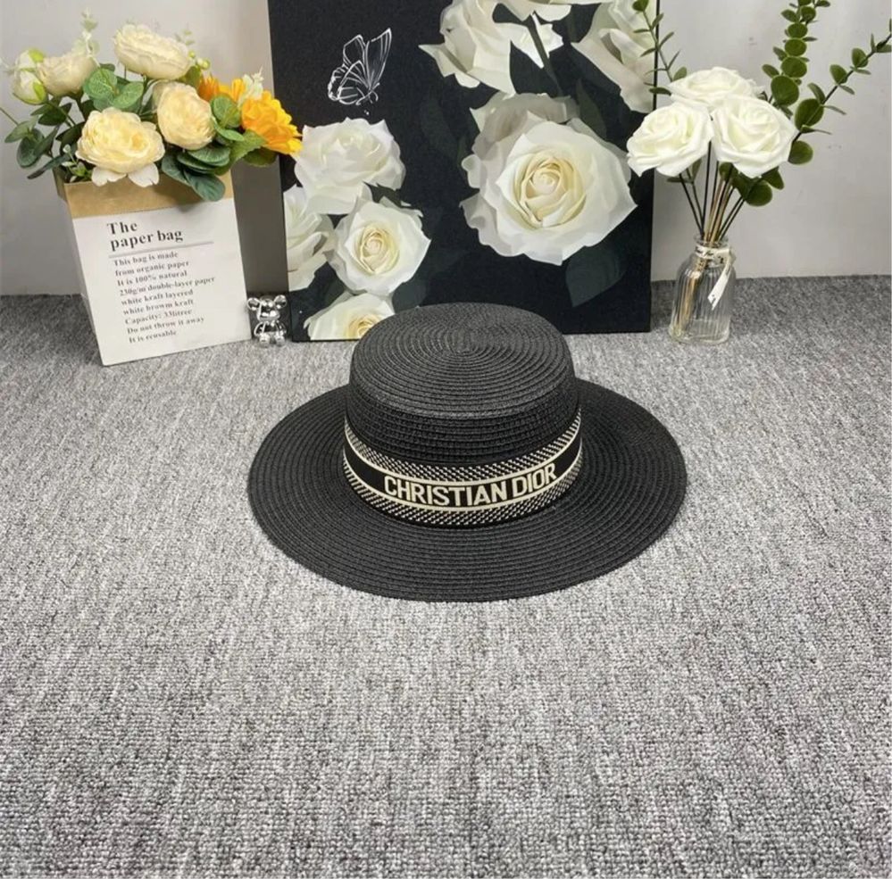 Капелюх в стилі dior
