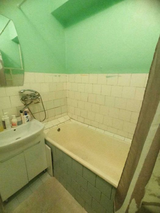 Продам 2-х комнатную квартиру на Малом рынке, по проспекту Соборный