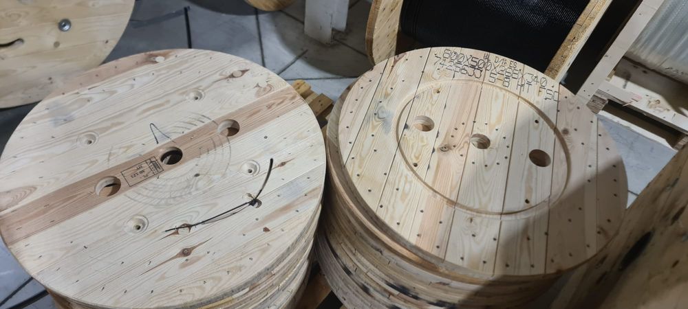 Blaty drewniane okrągłe, średnica 80 cm (blaty)