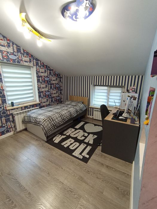 Продається 2-х поверховий будинок з євроремонтом