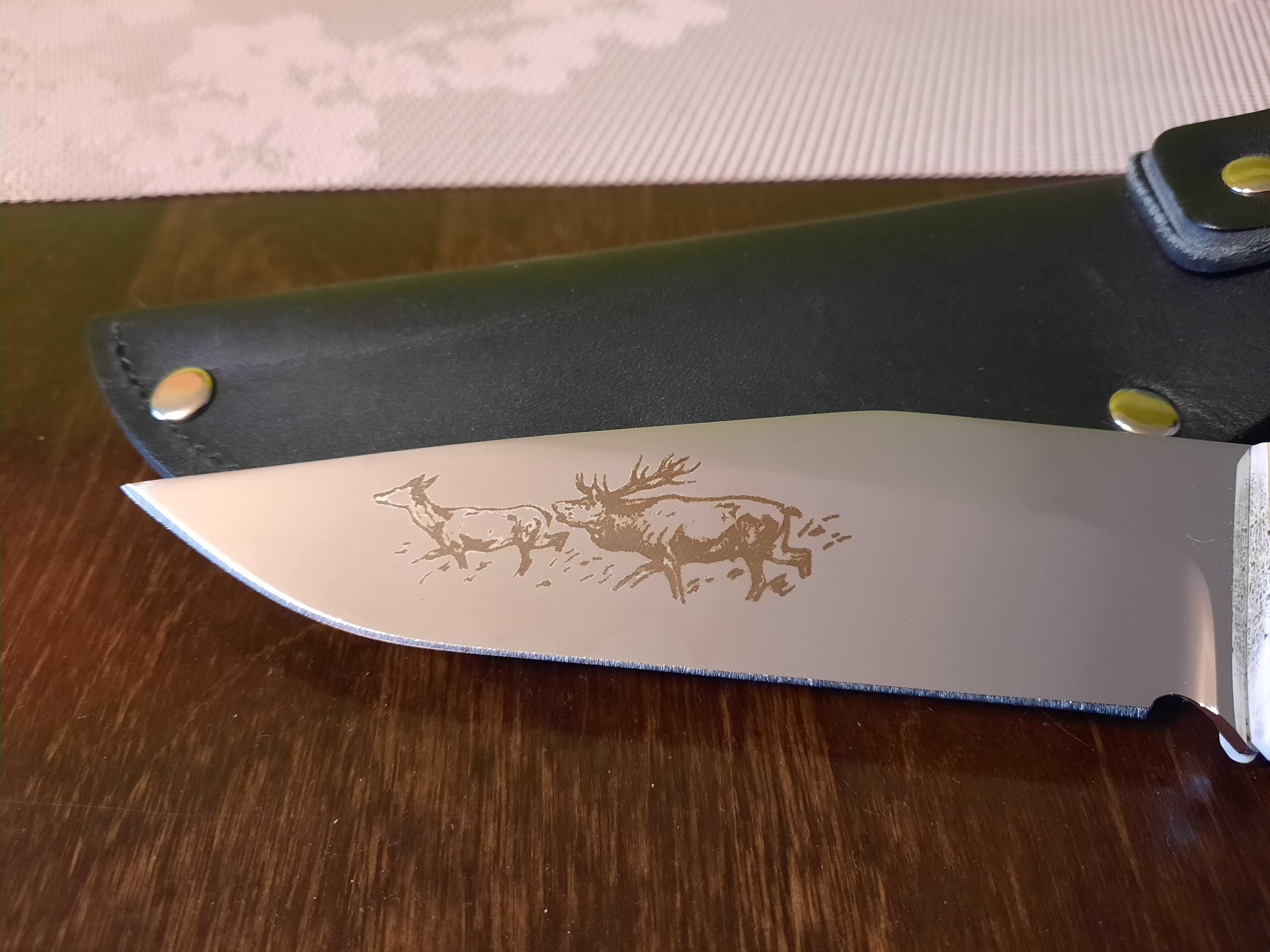 Oryginalny, niepowtarzalny nóż myśliwski z grawerem, skórzana pochwa