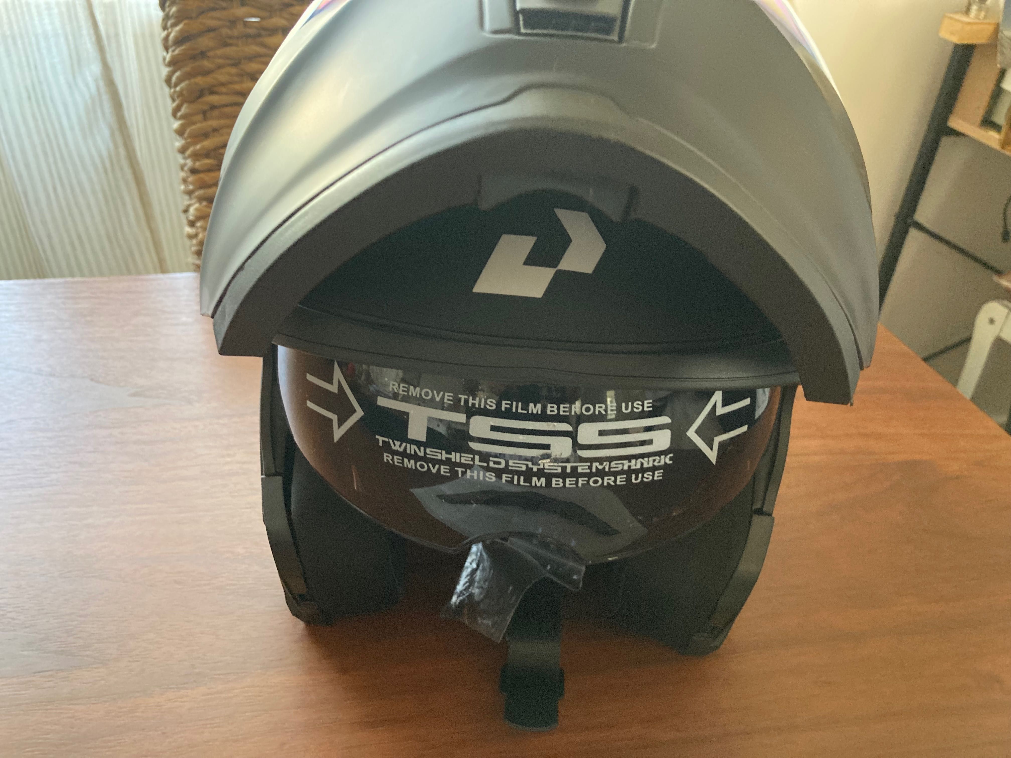 Capacete Mota a estrear