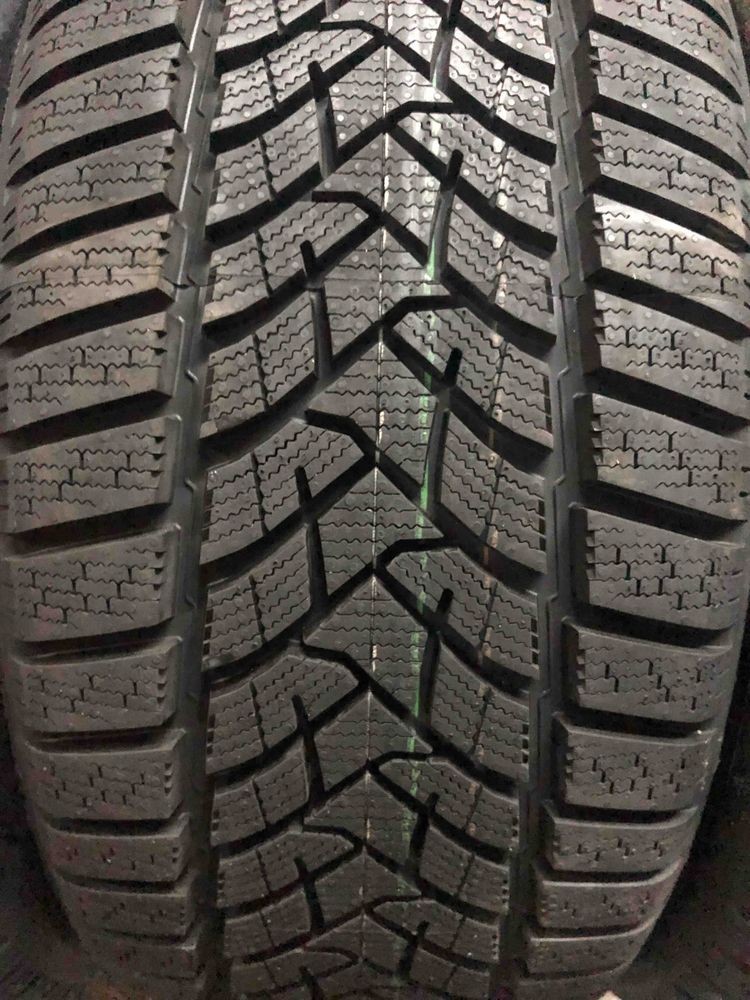 235/45/18 R18 Dunlop SP Winter Sport 5 4шт нові зима