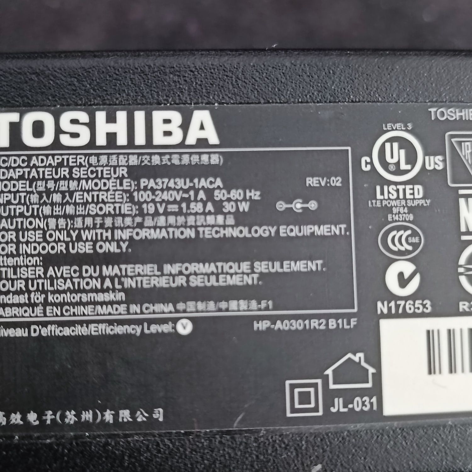 Oryginalny zasilacz Toshiba 19V 1,58A 30W wtyk 5,5x2,5mm