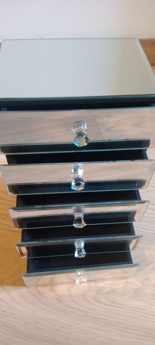 Guarda Jóias em Vidro Novo