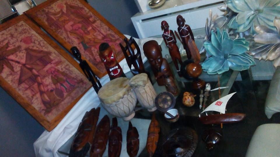 Coleção de 2 quadros + peças de Cabo Verde, Marrocos e Brasil