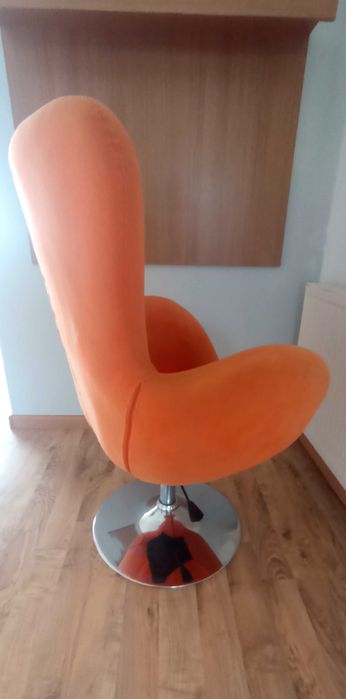 fotel obrotowy regulowany