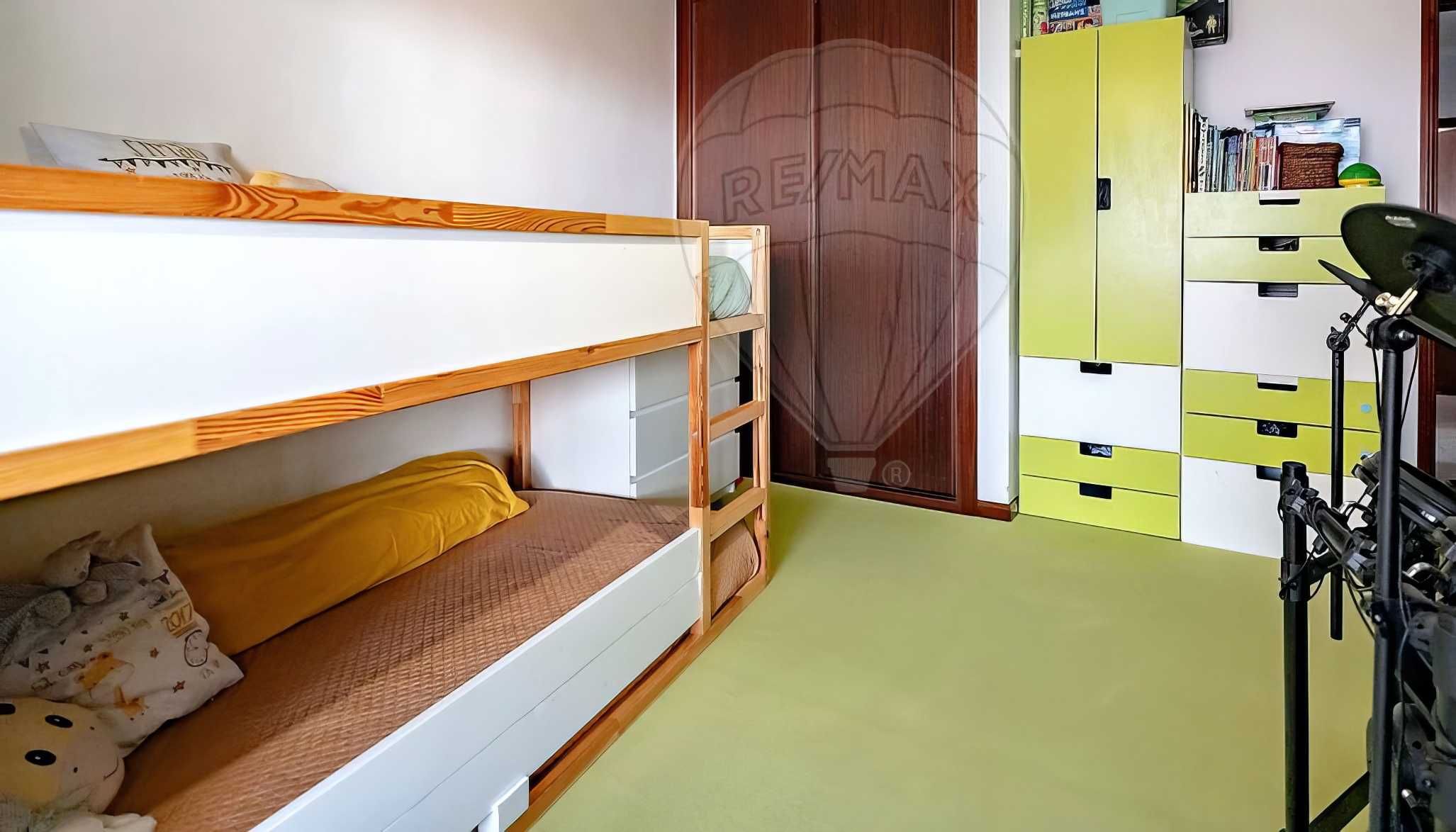 Quarto Criança Beliche + Roupeiro e Armários (Cantanhede / Mealhada)