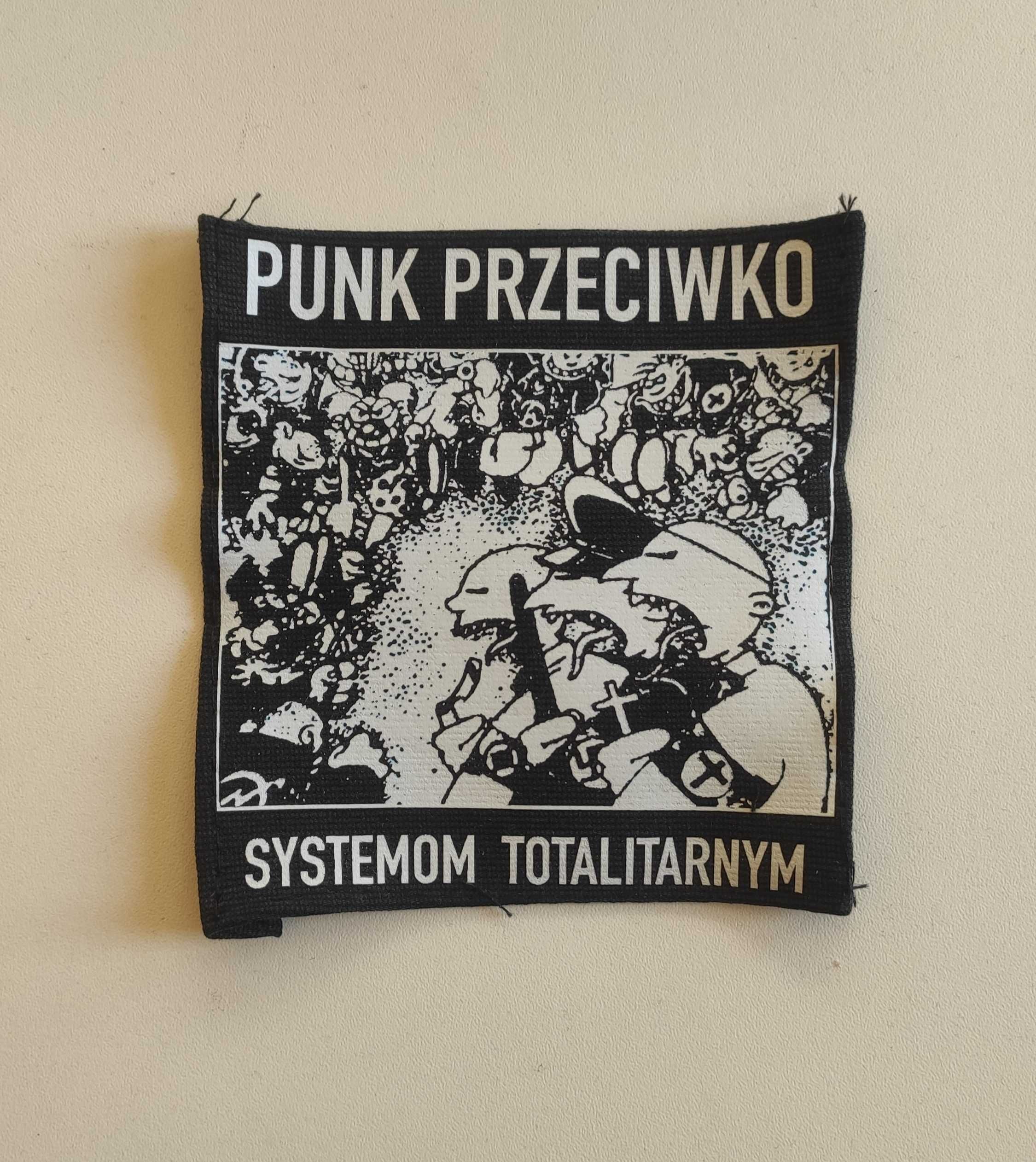 Naszywka: punk przeciwko systemom totalitarnym
