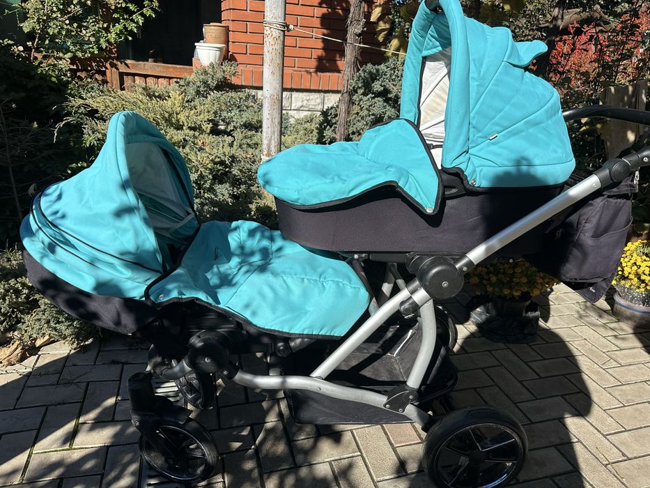 Коляска доя двойни