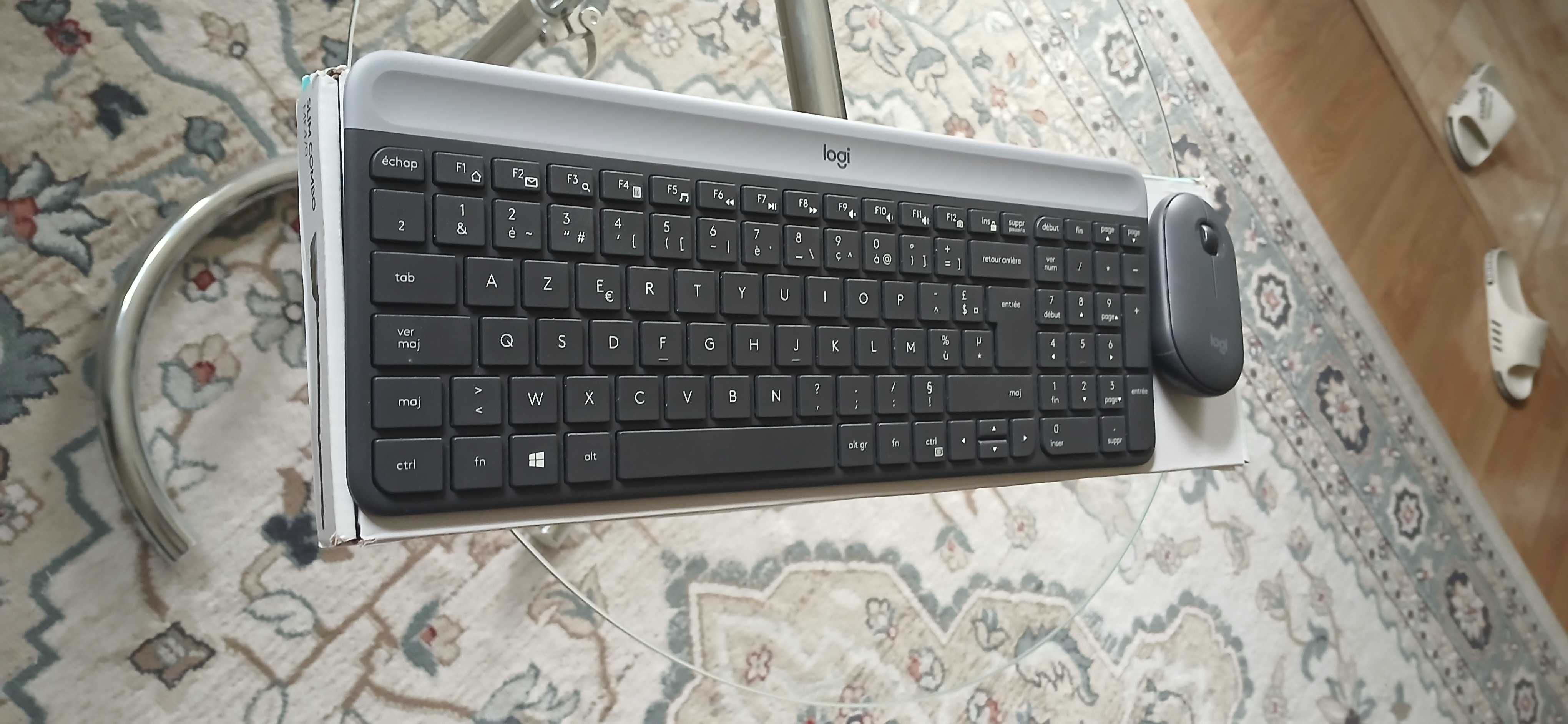 Klawiatura i myszka Logitech Slim Combo MK470.