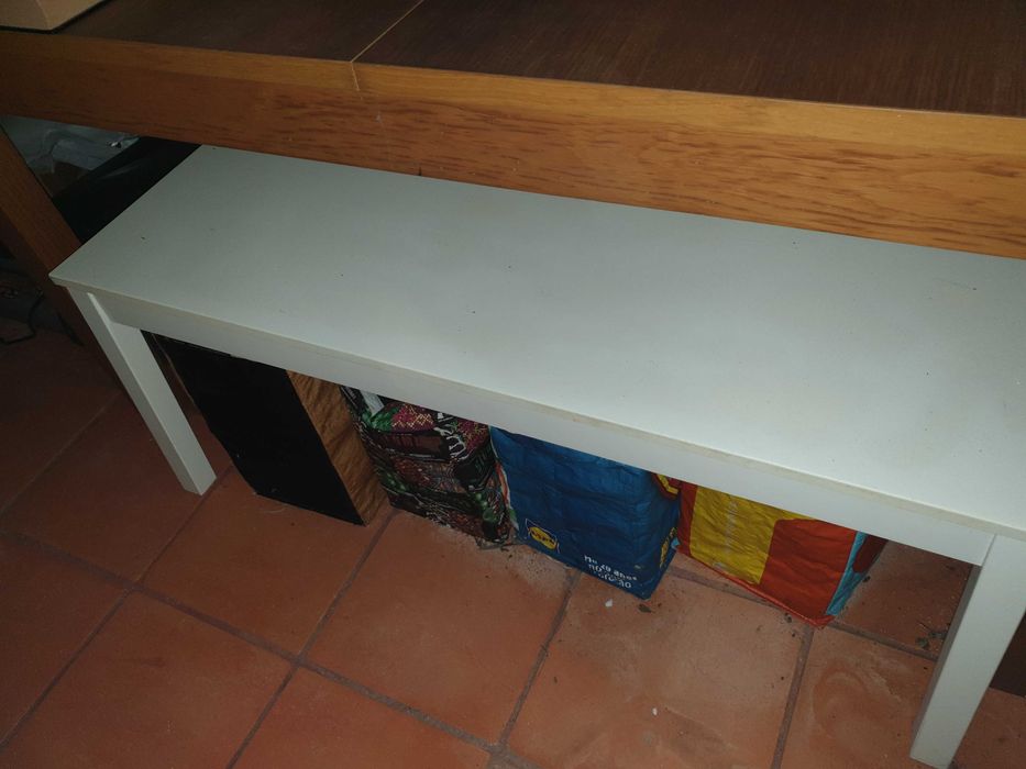 Banco largo IKEA. Modelo: SIGURD