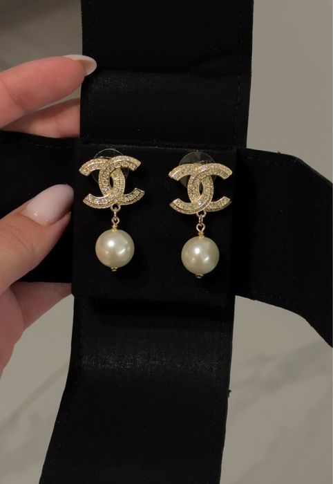 Kolczyki chanel z perelkami
