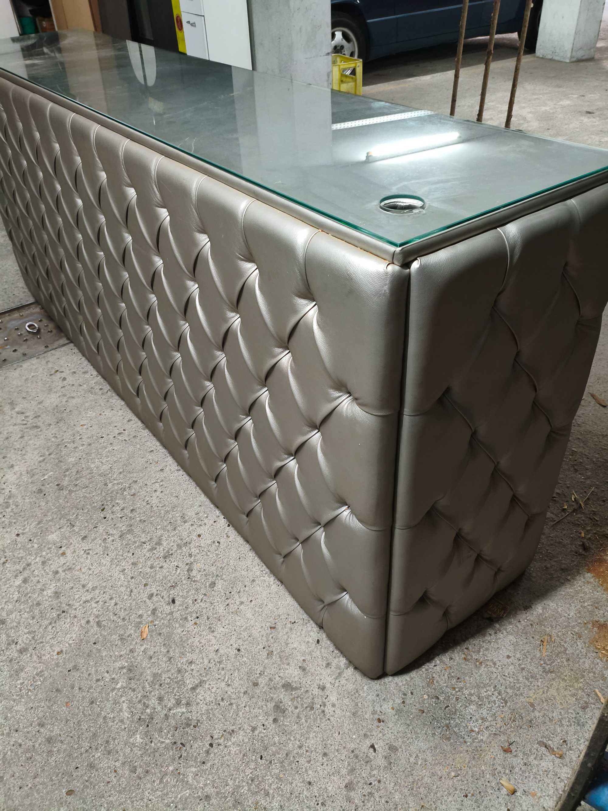 Balcão de loja mais depositor