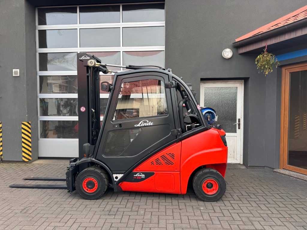 Wózek widłowy Linde H25T-02 2015 rok TRIPLEX kabina 409