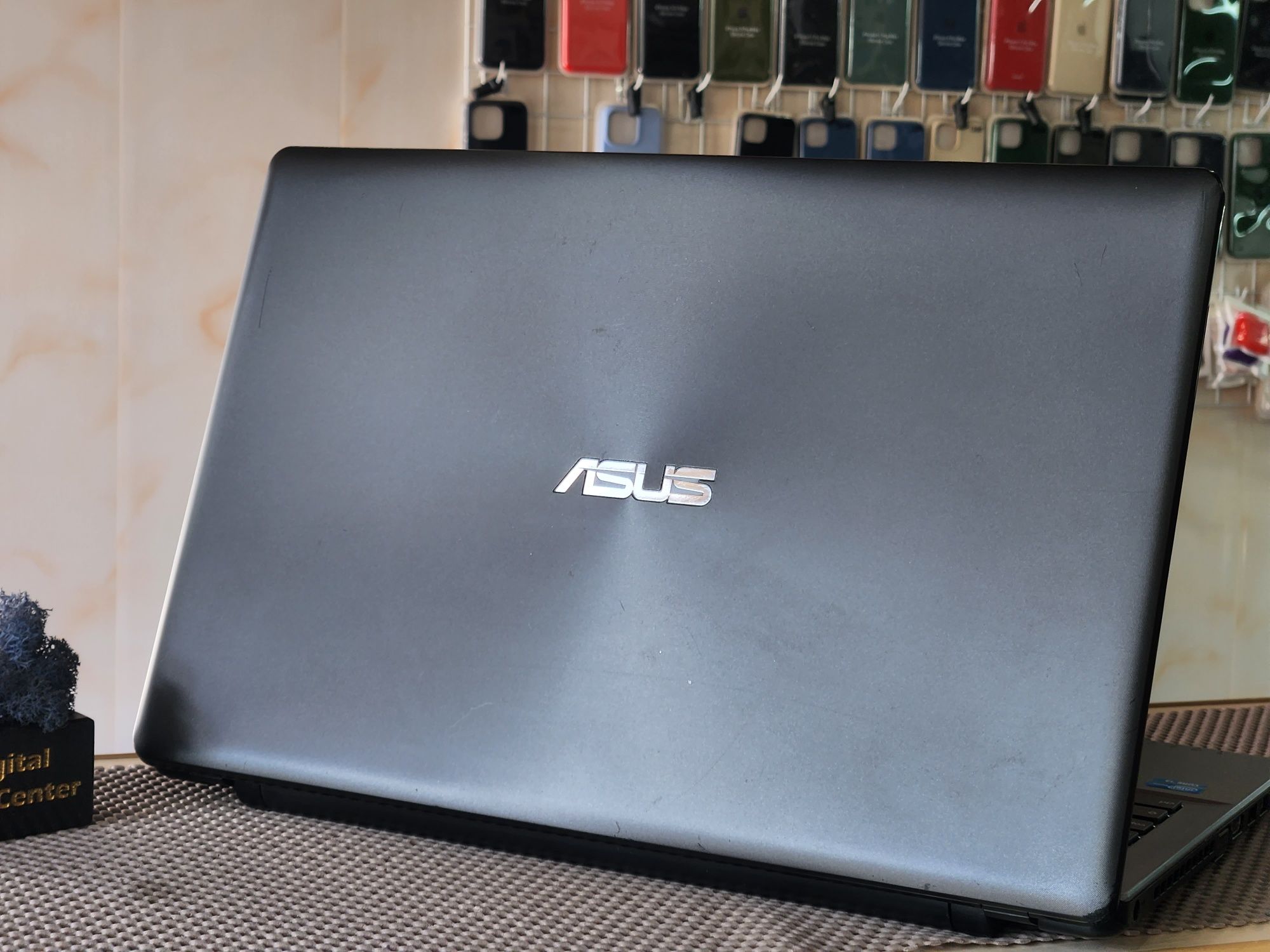 Ноутбук Asus X550C I3-2377M / GT 720M / 6GB /  128gb SSD