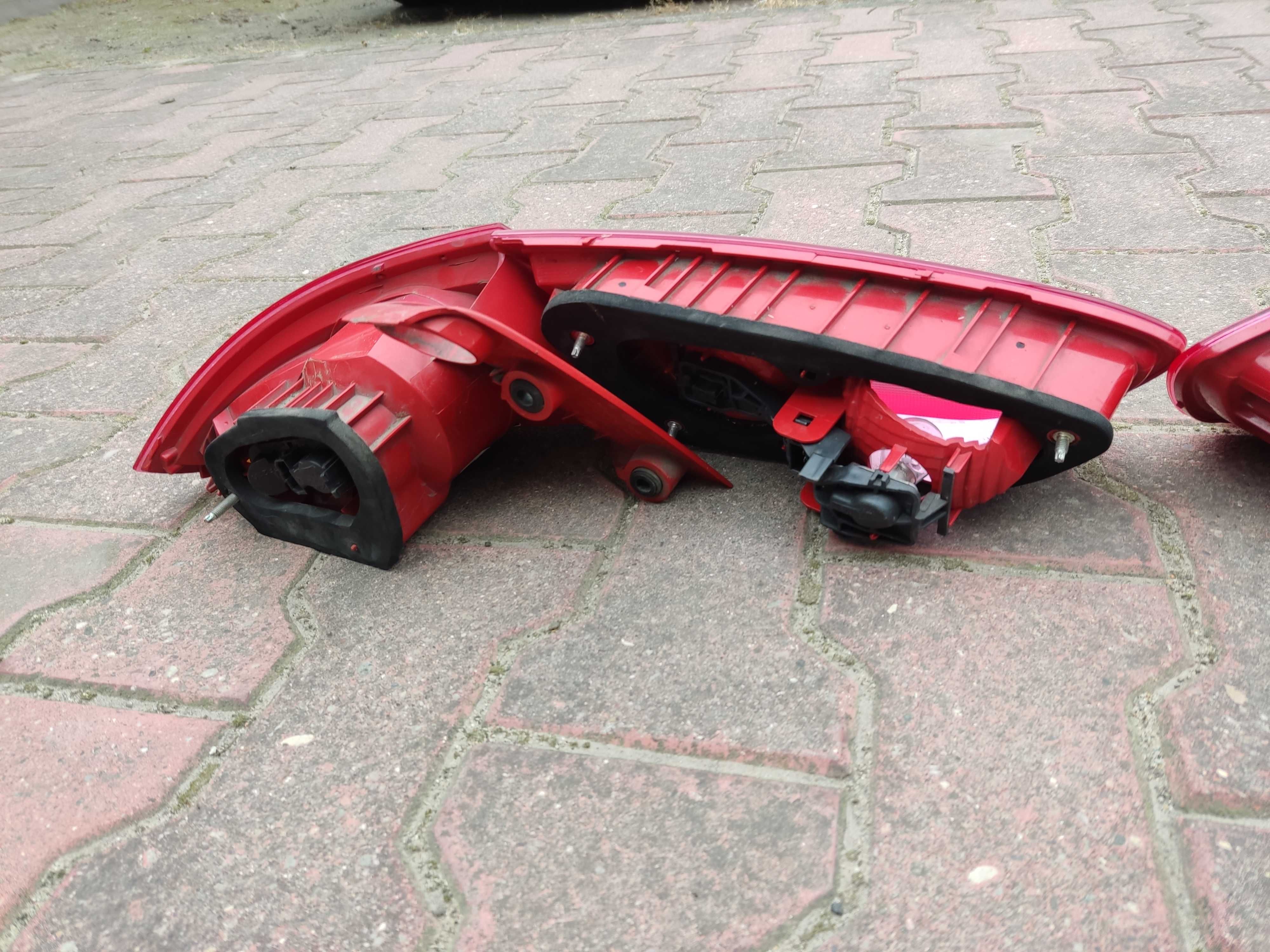 Komplet Lamp tylnych Seat Leon 2 1P polift 2010/2012