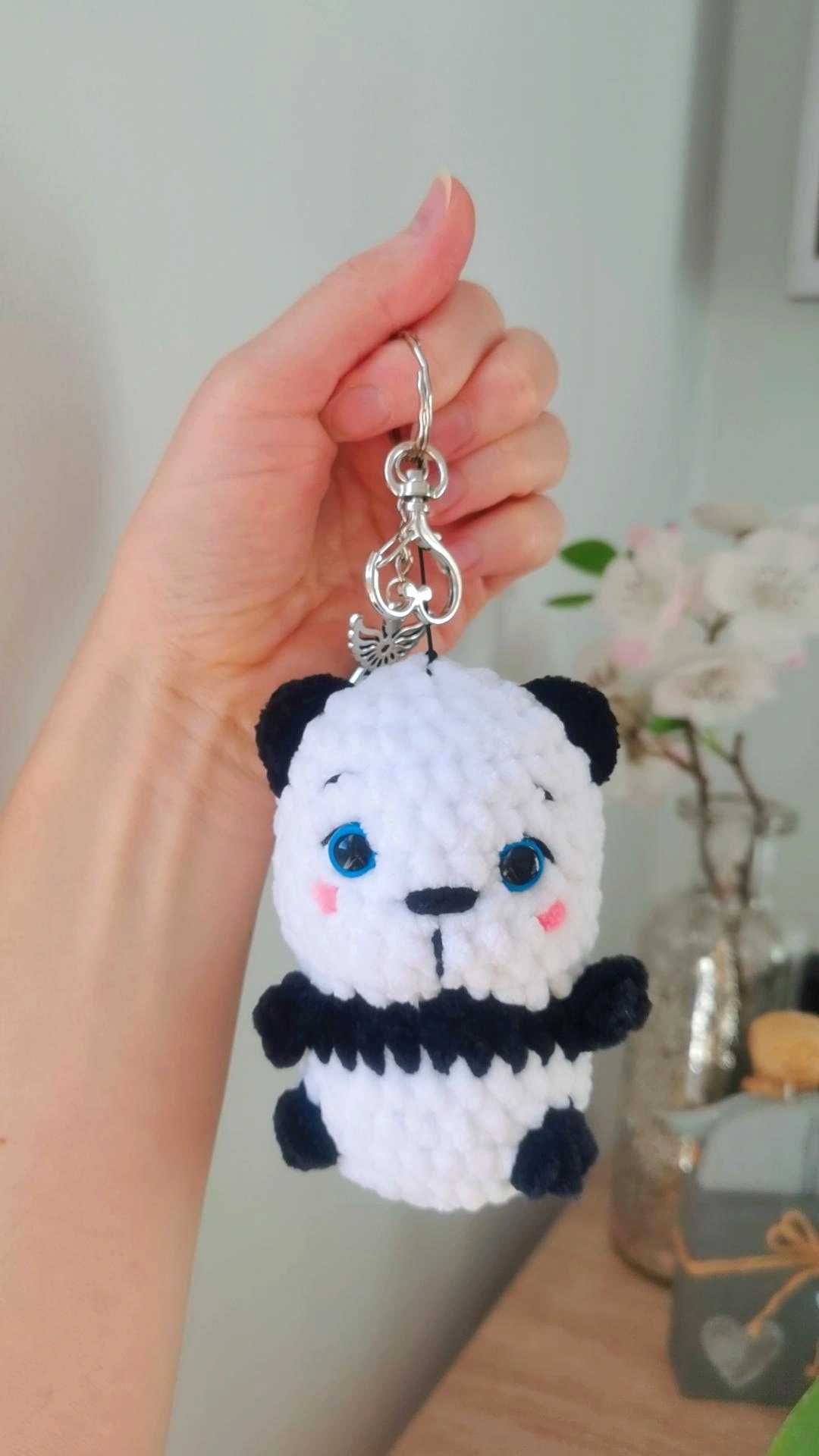 Miś panda na szydełku, zawieszka, brelok handmade