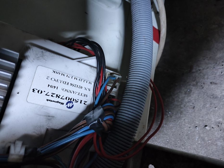 Разборка стиралки Аристон АVL 109